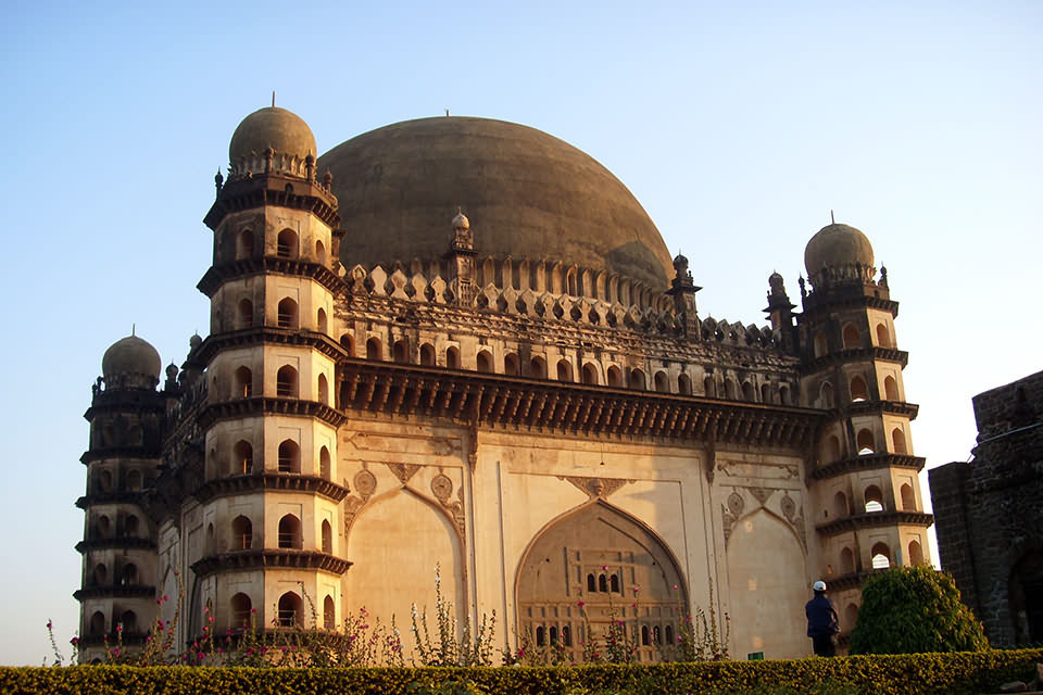 gol-gumbaz