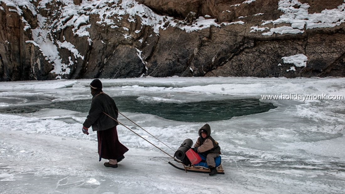 chadar trek going to school