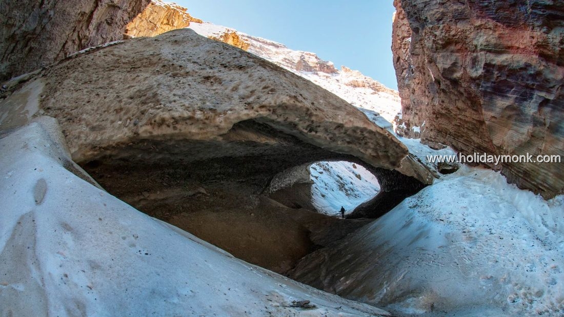 chadar trek ligshed monastery