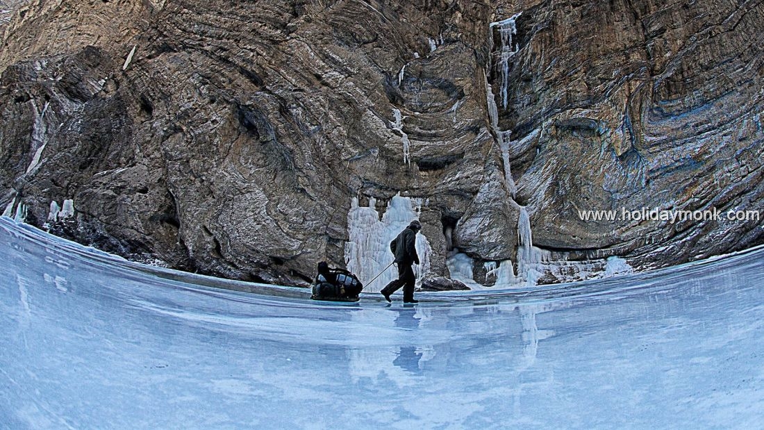 chadar trek sledges