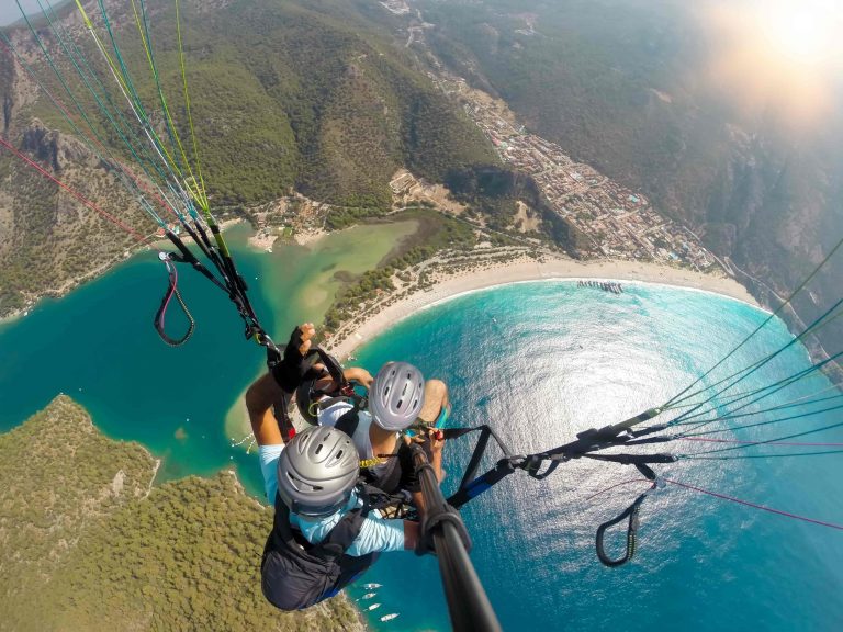 Paragliding in Oludeniz Turkey 768x576