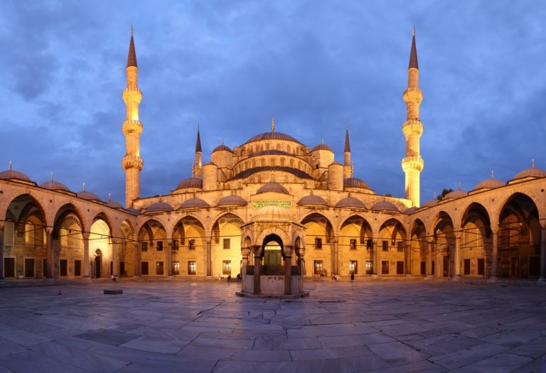 Turkey Blue Mosque Courtyard Dusk 1 768x525