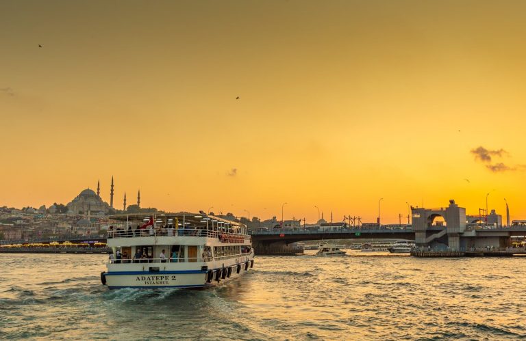 Turkey sunset cruise on the Bosphorus 768x499