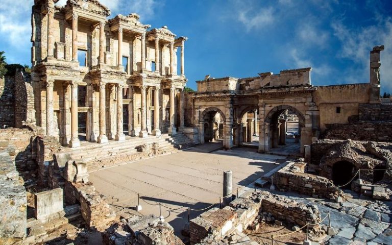 kusadasi turkey 768x480