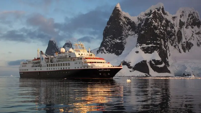 International Cruise Package Tour