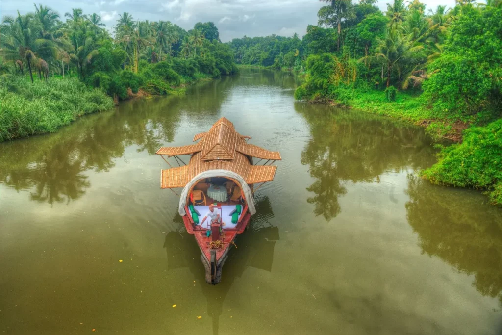 houseboats in Alleppey