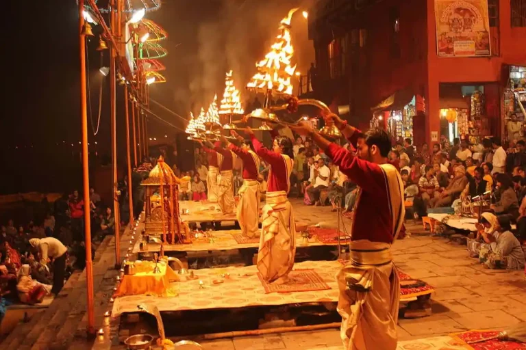 Ganga Aarti Varanasi 768x512