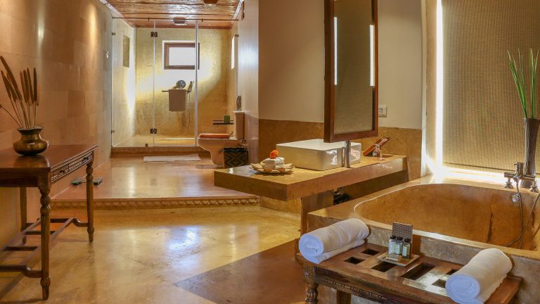 Bathroom Jaisalmer Haveli Suryagarh 768x432