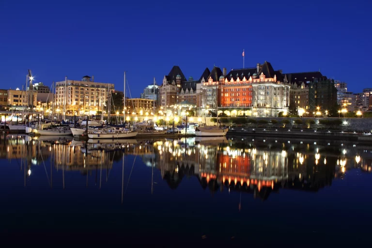 Best Of West Canada Tour Package 3 768x512