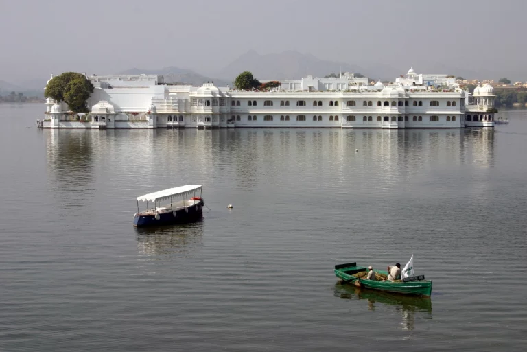 Rajasthan Tour Package Jaipur and Udaipur 9 768x513